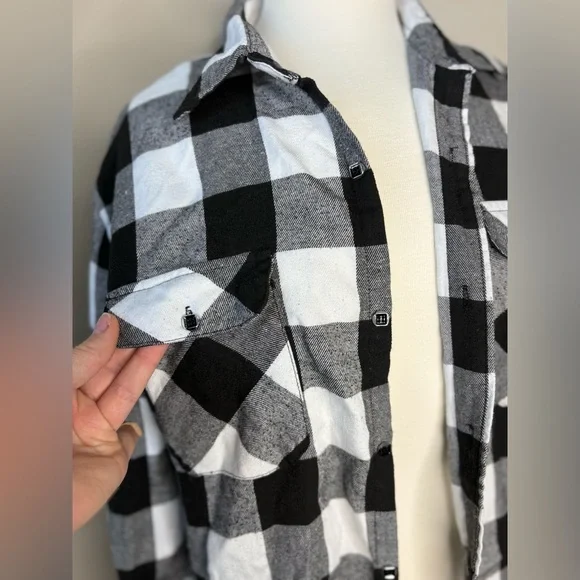 SHEIN Black and White Checkered Top - Picture 2 of 8